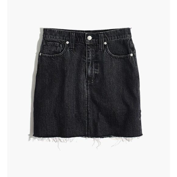 MADEWELL Rigid Denim Straight Mini Skirt in Hideaway Wash J7908 // 27 - Picture 4 of 10